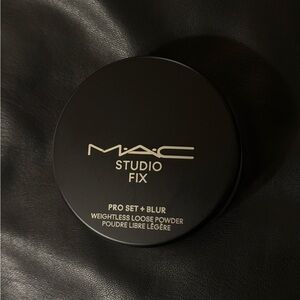 MAC Studio Fix Pro Set + Blur Powder- Medium